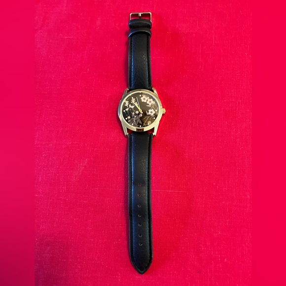 Women’s Wristwatch Floral Dial Crystal Markers Quartz Movement Gold  Tone NEW - Picture 1 of 8